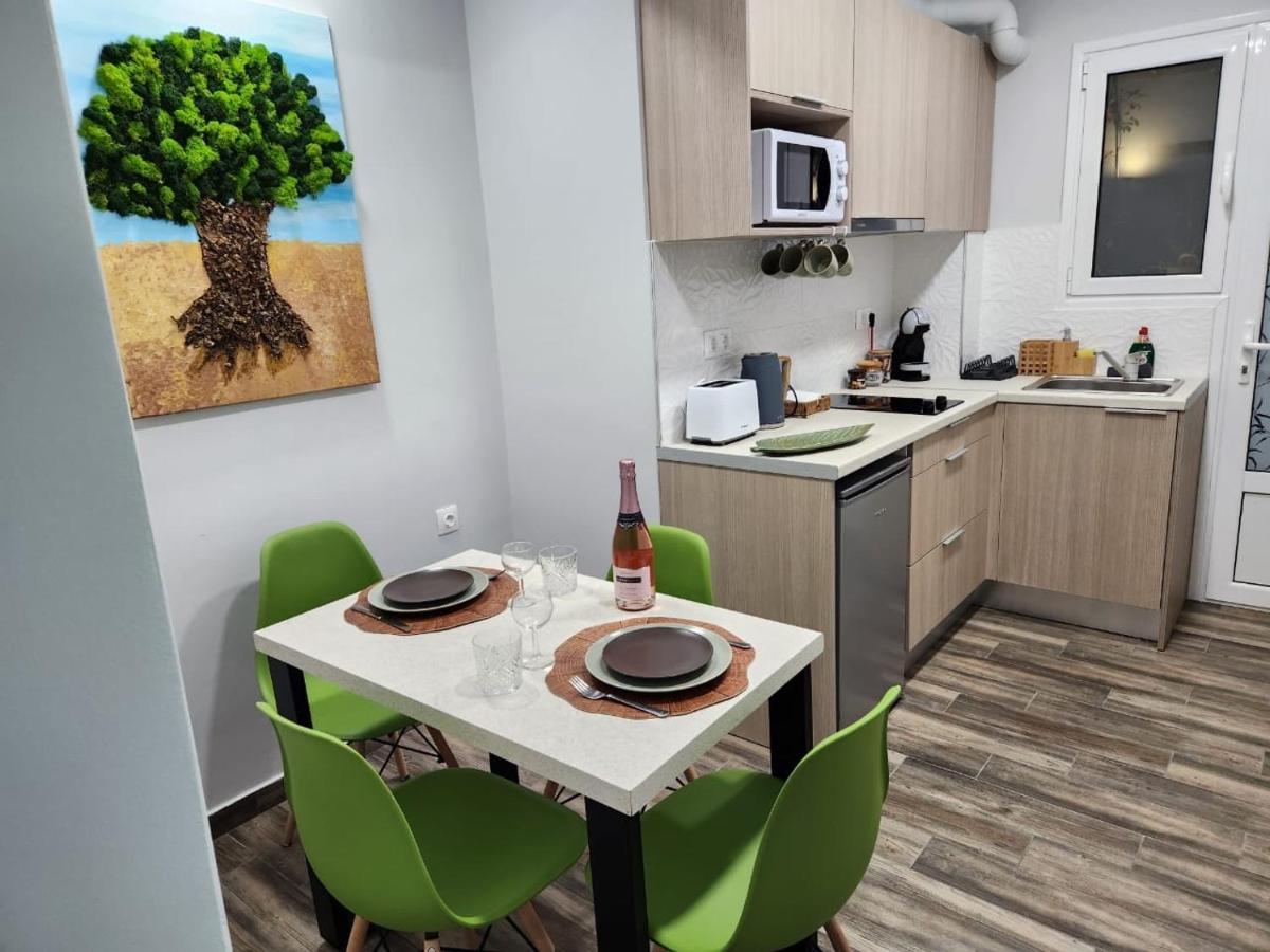 Cozy Apartment Metaxourgeio Greendom Athens Ngoại thất bức ảnh